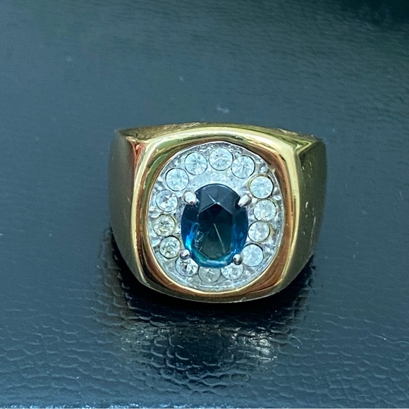 Vintage Unsigned Gold-tone Blue Sapphire CZ Stones Unisex Ring Size 8 - Picture 4 of 14